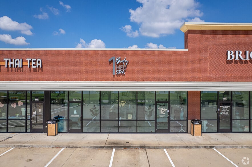More Photos Of 3220 Kirby Dr, Pearland Storefront For Sale