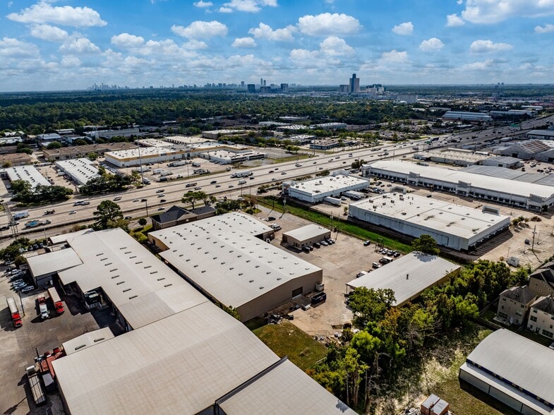 Primary Photo Of 1585 W Sam Houston Pky N, Houston Showroom For Sale
