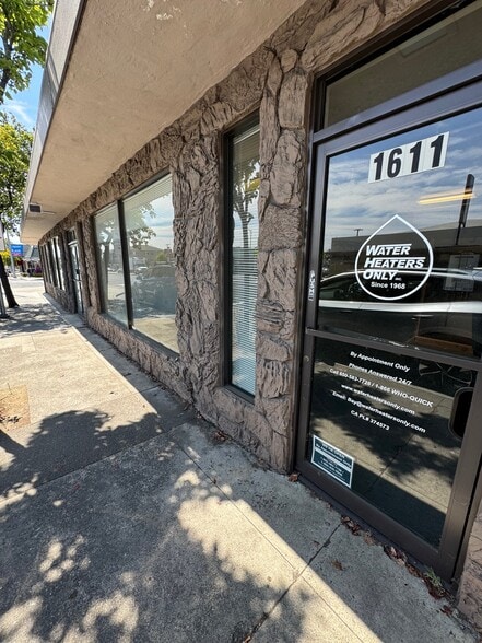 More Photos Of 1601-1615 El Camino Real, Millbrae Storefront For Lease
