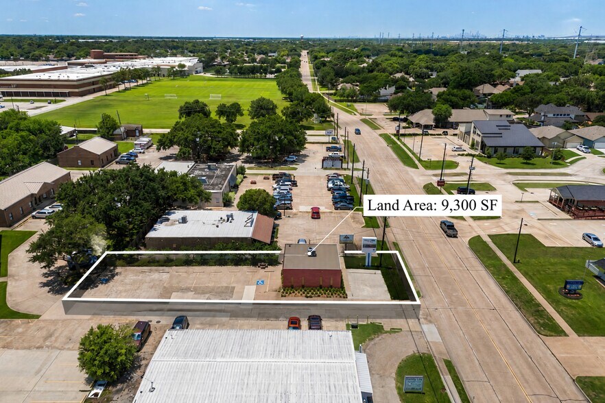 More Photos Of 130 W San Augustine St, Deer Park Office For Sale