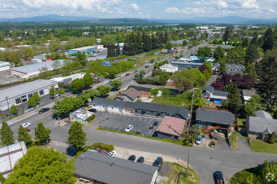 More Photos Of 11518 NE Sandy Blvd, Portland Apartments For Lease