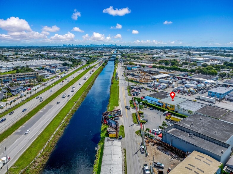 More Photos Of 8125 NW 93rd St, Miami Warehouse For Sale