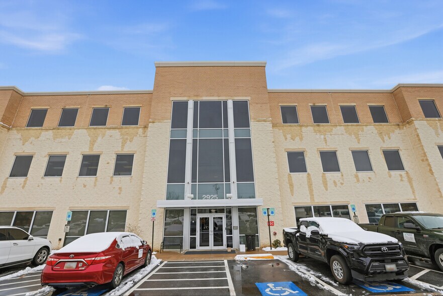 More Photos Of 2925 Lord Baltimore Dr, Windsor Mill Medical For Lease