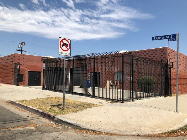 More Photos Of 3605 E 8th St, Los Angeles Distribution For Lease