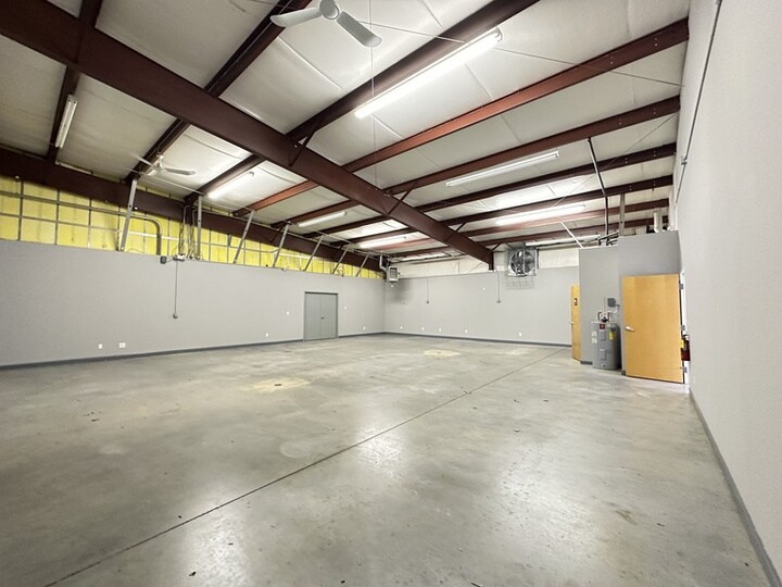 More Photos Of 600 Meadowlands Dr, Hillsborough Research And Development For Lease