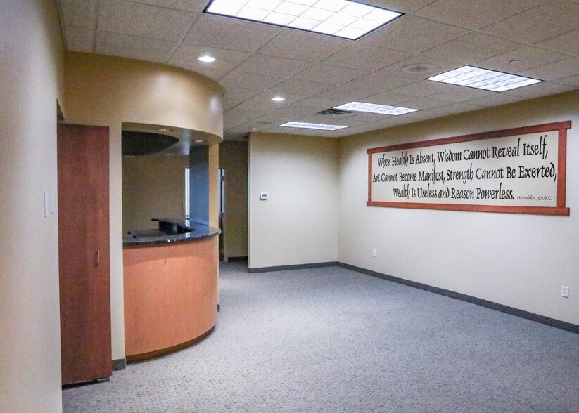 More Photos Of 1605 Heritage Dr, Northfield Office For Lease