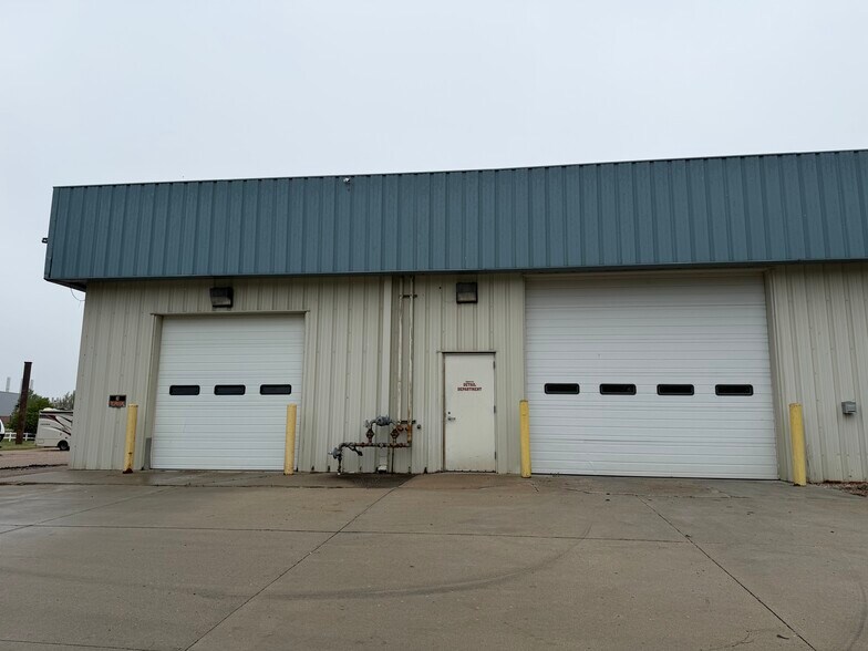 More Photos Of 3333 W Stolley Park Rd, Grand Island Service For Sale