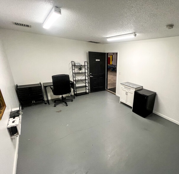 More Photos Of 2308 Icenhour Ct, Lenoir Industrial For Lease