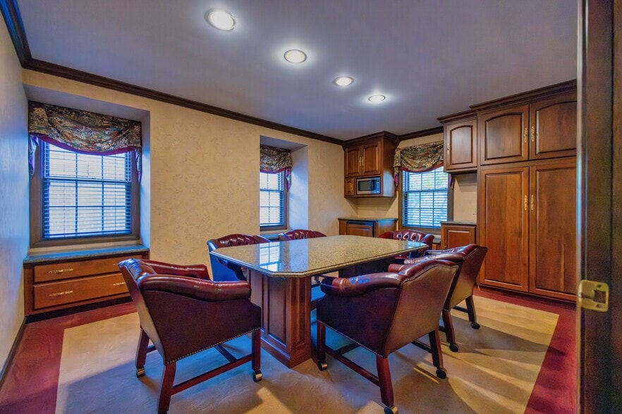 More Photos Of 1615 W Colonial Pky, Inverness Office For Sale
