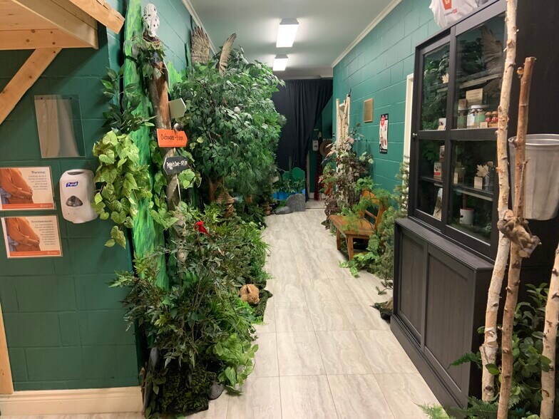 More Photos Of 330 Kent St, Ottawa General Retail For Sale