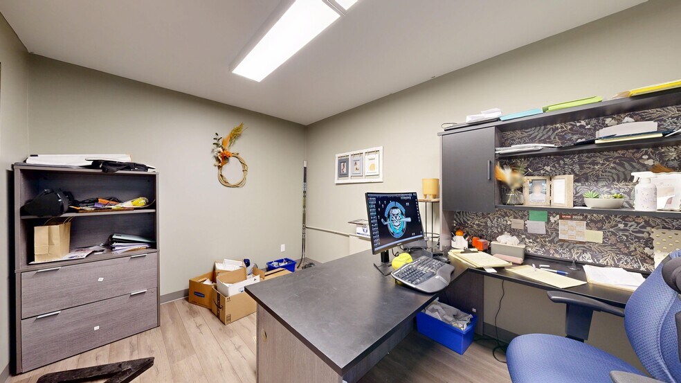 More Photos Of 4902 51 Av, Stettler Freestanding For Lease