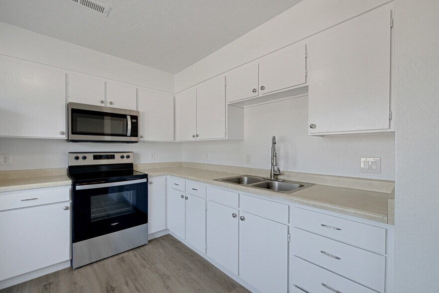 More Photos Of 126 E 1st North St, Mesquite Multifamily For Sale