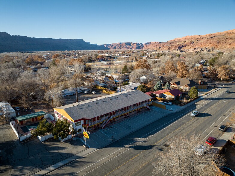 More Photos Of 166 S 400 E, Moab Hotel For Sale