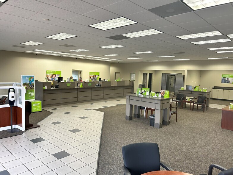 More Photos Of 620 S Constitution Ave, Ashdown Office For Sale