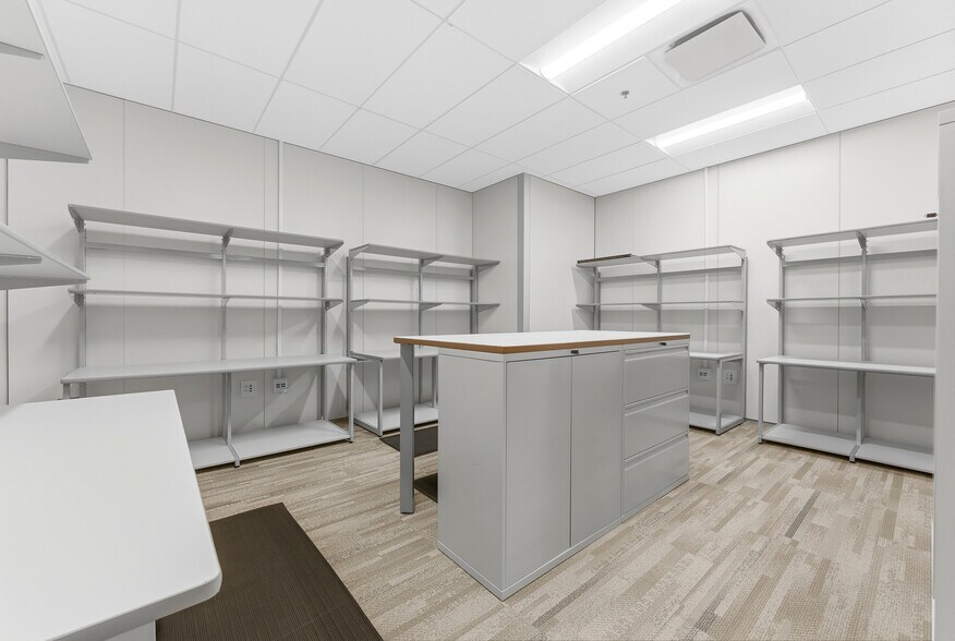More Photos Of 423 Fortress Blvd, Morgantown Office For Sale