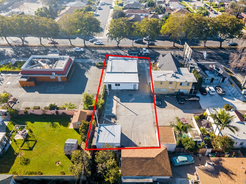 More Photos Of 1139 W 17th St, Santa Ana Freestanding For Lease