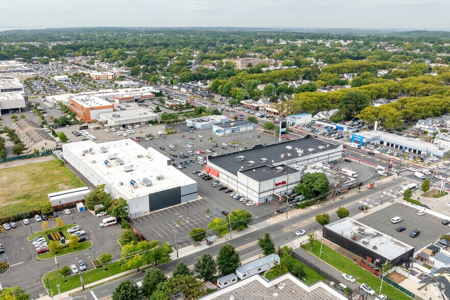 More Photos Of 2530 Hylan Blvd, Staten Island Storefront Retail Office For Lease