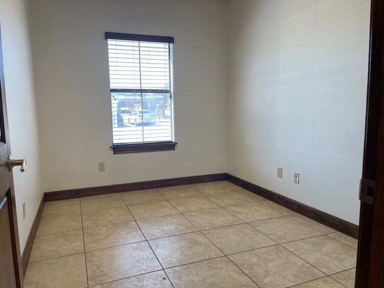 More Photos Of 24668 Kingsland Blvd, Katy Medical For Lease