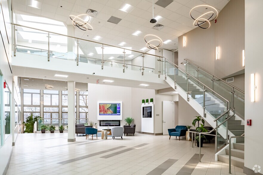 More Photos Of 1952 Mcdowell Rd, Naperville Office For Lease