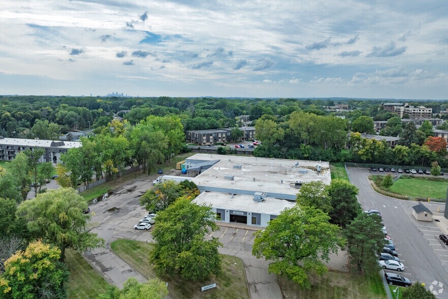 More Photos Of 600 Cardigan Rd, Shoreview Light Manufacturing For Sale