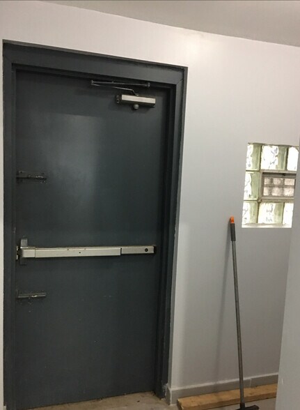 More Photos Of 4911 Frankford Ave, Philadelphia Storefront Retail Residential For Lease