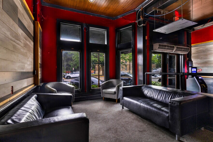 More Photos Of 139 E Hopkins St, San Marcos Bar For Sale