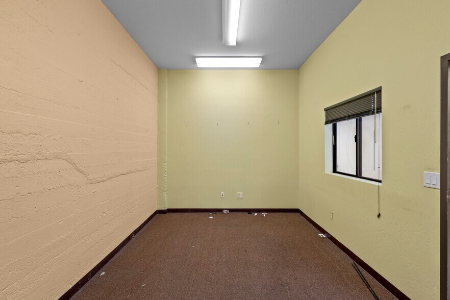 More Photos Of 1422 Harrison St, Oakland Warehouse For Sale