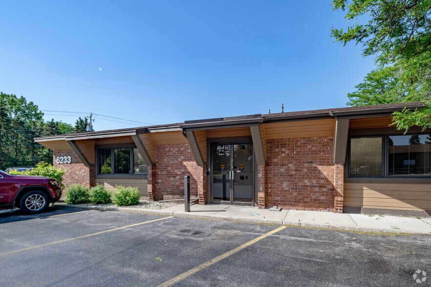 More Photos Of 6233 Bankers Rd, Racine Coworking Space