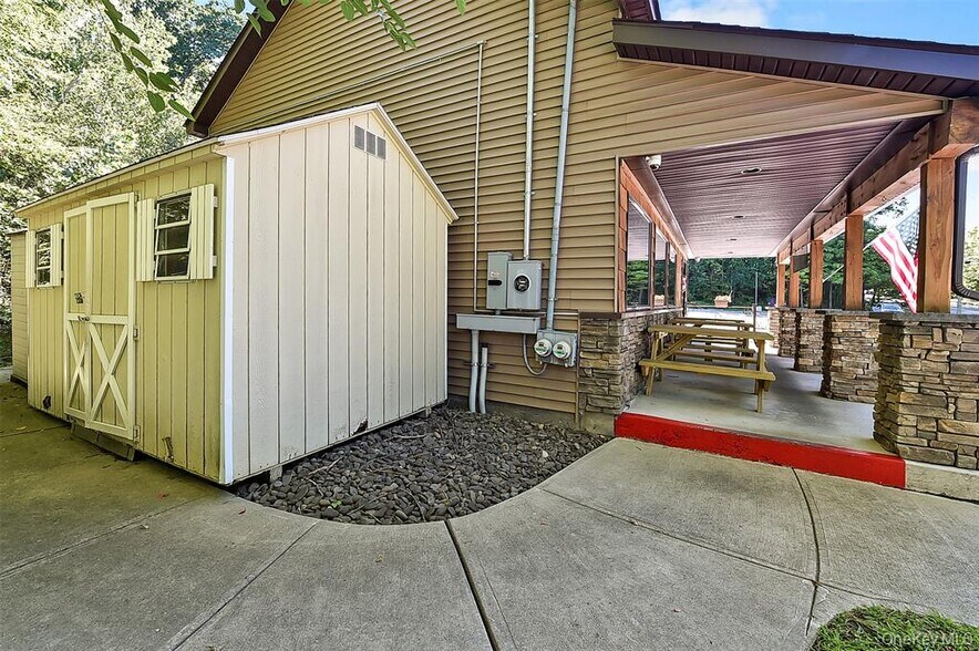 More Photos Of 809 Bloomingburg Rd, Bloomingburg Restaurant For Sale