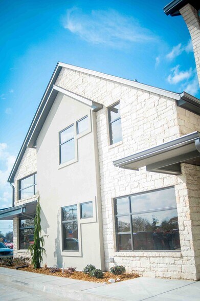 More Photos Of 616 S Post Rd, Midwest City Medical For Sale