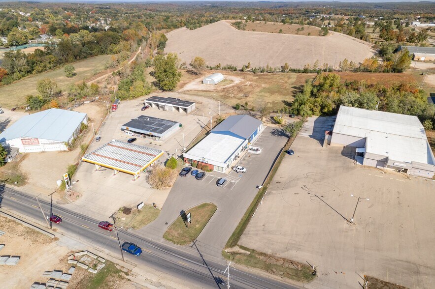 More Photos Of 516-522 Benham St, Bonne Terre Office For Lease