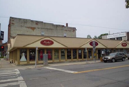 More Photos Of 33 Oswego St, Baldwinsville Storefront Retail Office For Lease