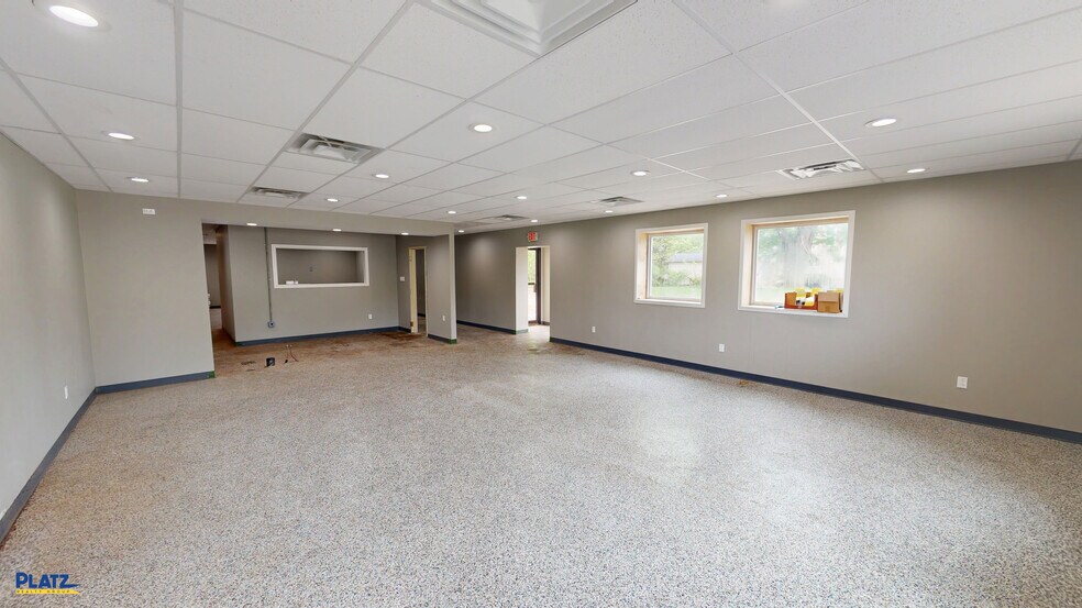 More Photos Of 438 E Main St, Andover Freestanding For Lease