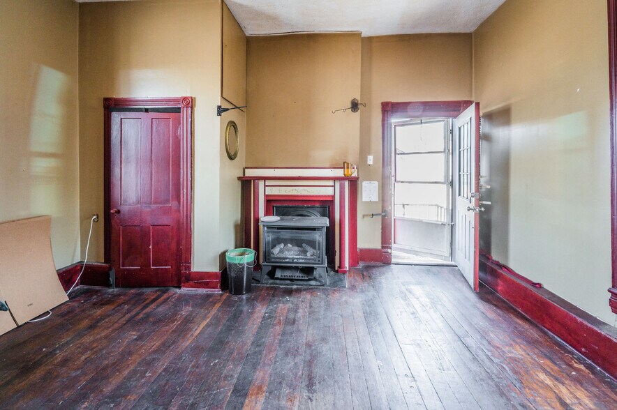 More Photos Of 1026-1038 Chestnut St, Bowling Green Restaurant For Sale