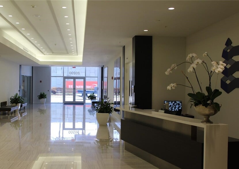 More Photos Of 20200 W Dixie Hwy, Aventura Medical For Lease