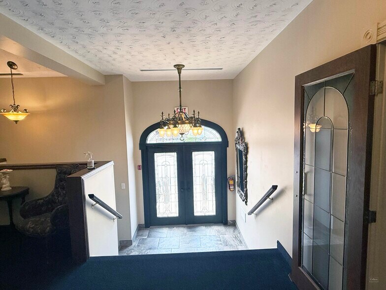 More Photos Of 26 Ormond St S, Thorold Funeral Home For Sale