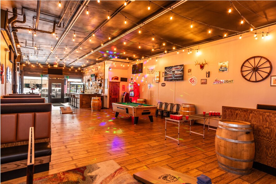 More Photos Of 152 Johnson Ave, Orofino Bar For Lease