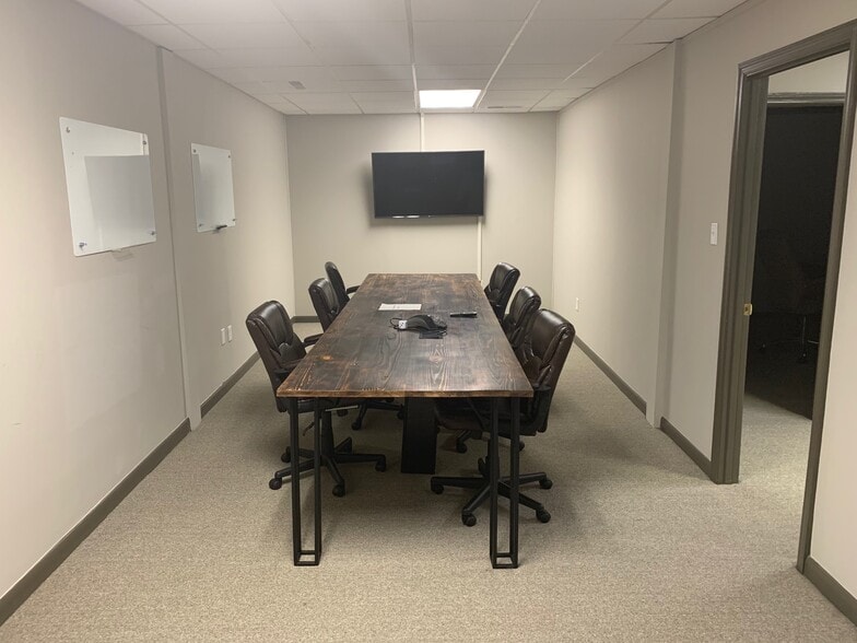 More Photos Of 409 Coleman Blvd, Mount Pleasant Office For Lease