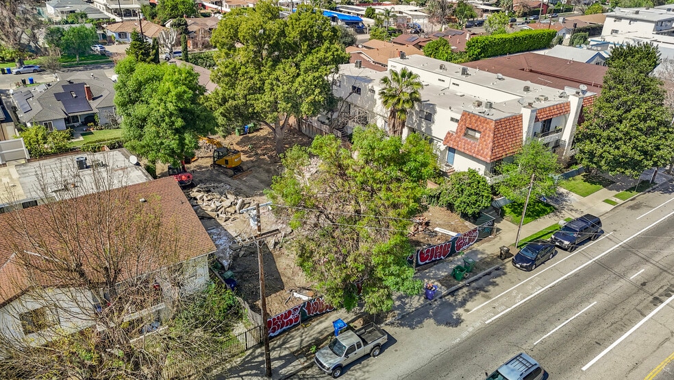 More Photos Of 6901 Woodman Ave, Van Nuys Apartments For Sale