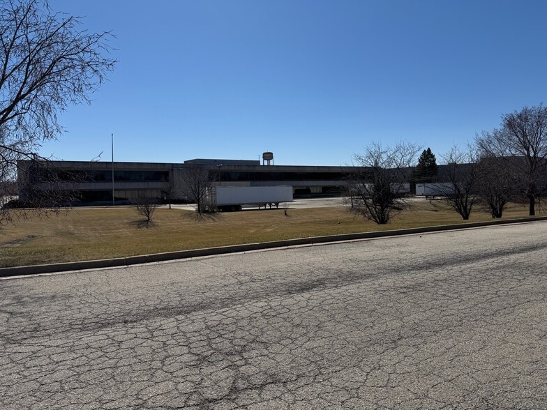More Photos Of 2700 McDonough Rd, Joliet Manufacturing For Lease