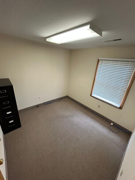 More Photos Of 200 Industrial Pky, Chagrin Falls Medical For Lease