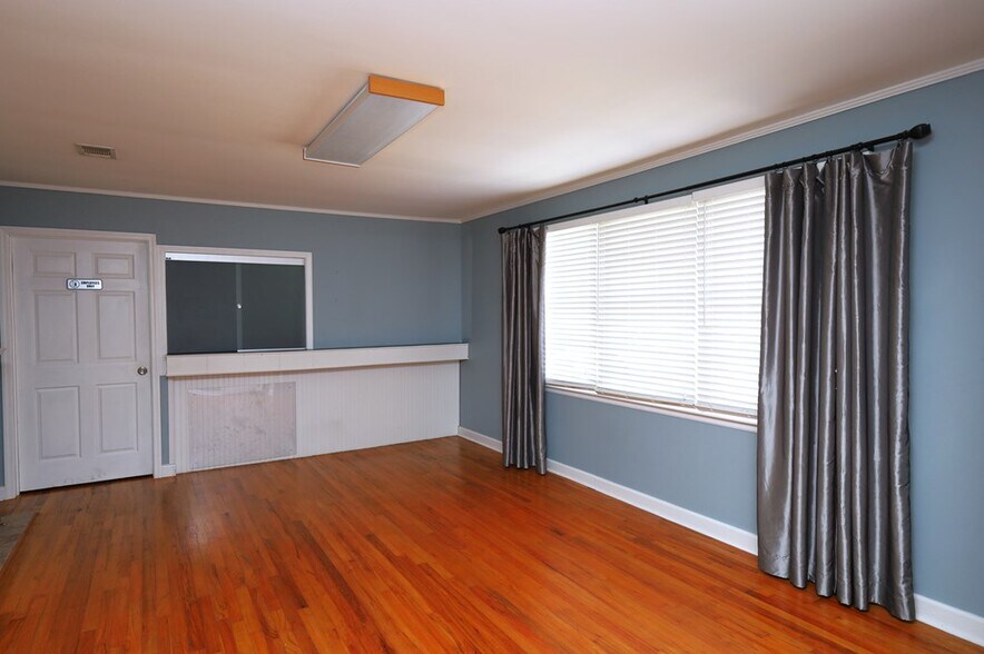 More Photos Of 2914 N Oak St, Valdosta Office For Lease