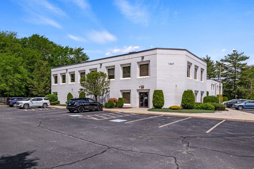 More Photos Of 1637 Mineral Spring Ave, North Providence Medical For Lease