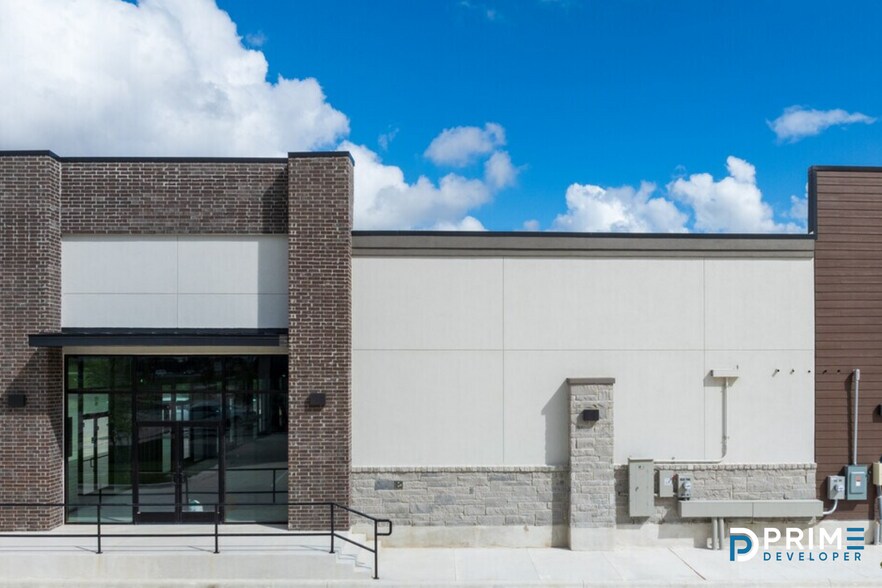 More Photos Of 14300 Ronald Reagan Blvd, Cedar Park Storefront For Sale