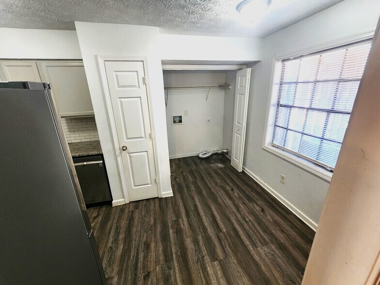 More Photos Of 375 Winding River Dr, Atlanta Multifamily For Sale