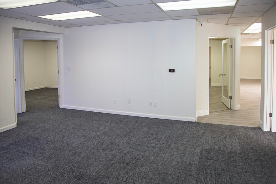 More Photos Of 961 N Emerald Ave, Modesto Showroom For Lease