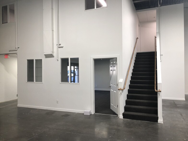 More Photos Of 96 N 1800 W, Lindon Warehouse For Lease