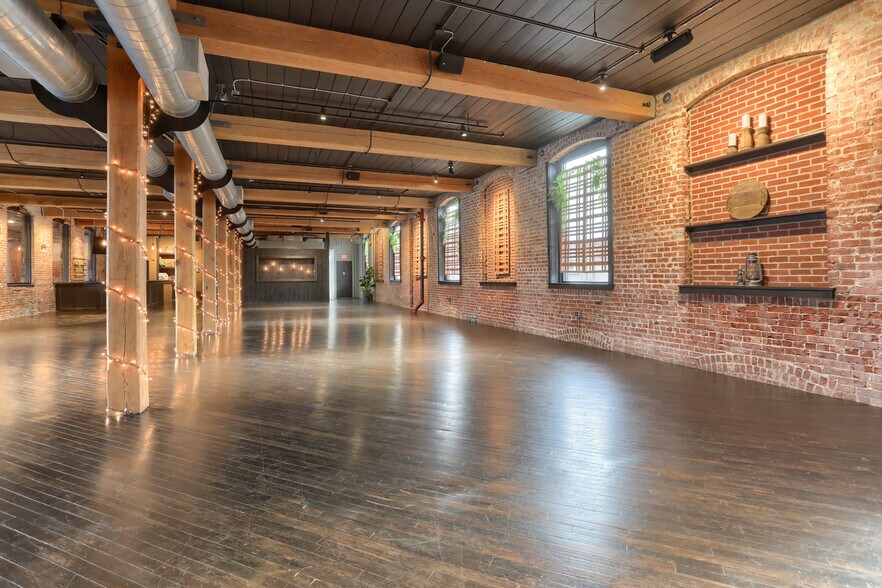 More Photos Of 124 N. 5th Street, Lebanon Warehouse For Sale