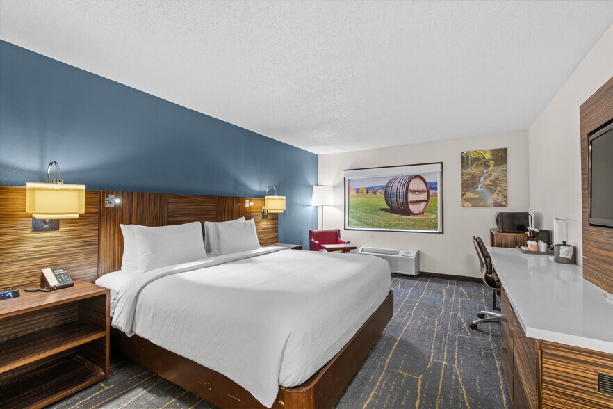 More Photos Of 2468 State Route 414, Waterloo Town Hotel For Sale