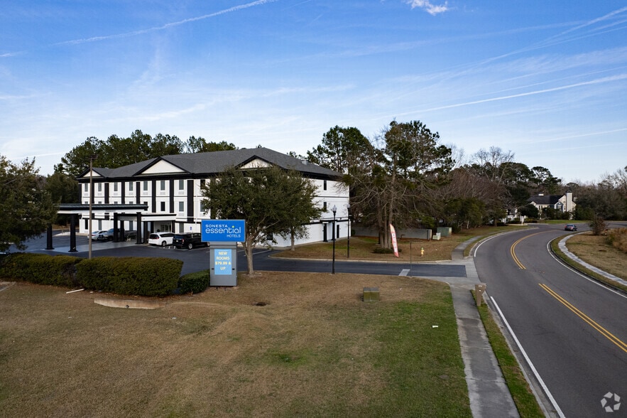 More Photos Of 480 Al Henderson Blvd, Savannah Hotel For Sale